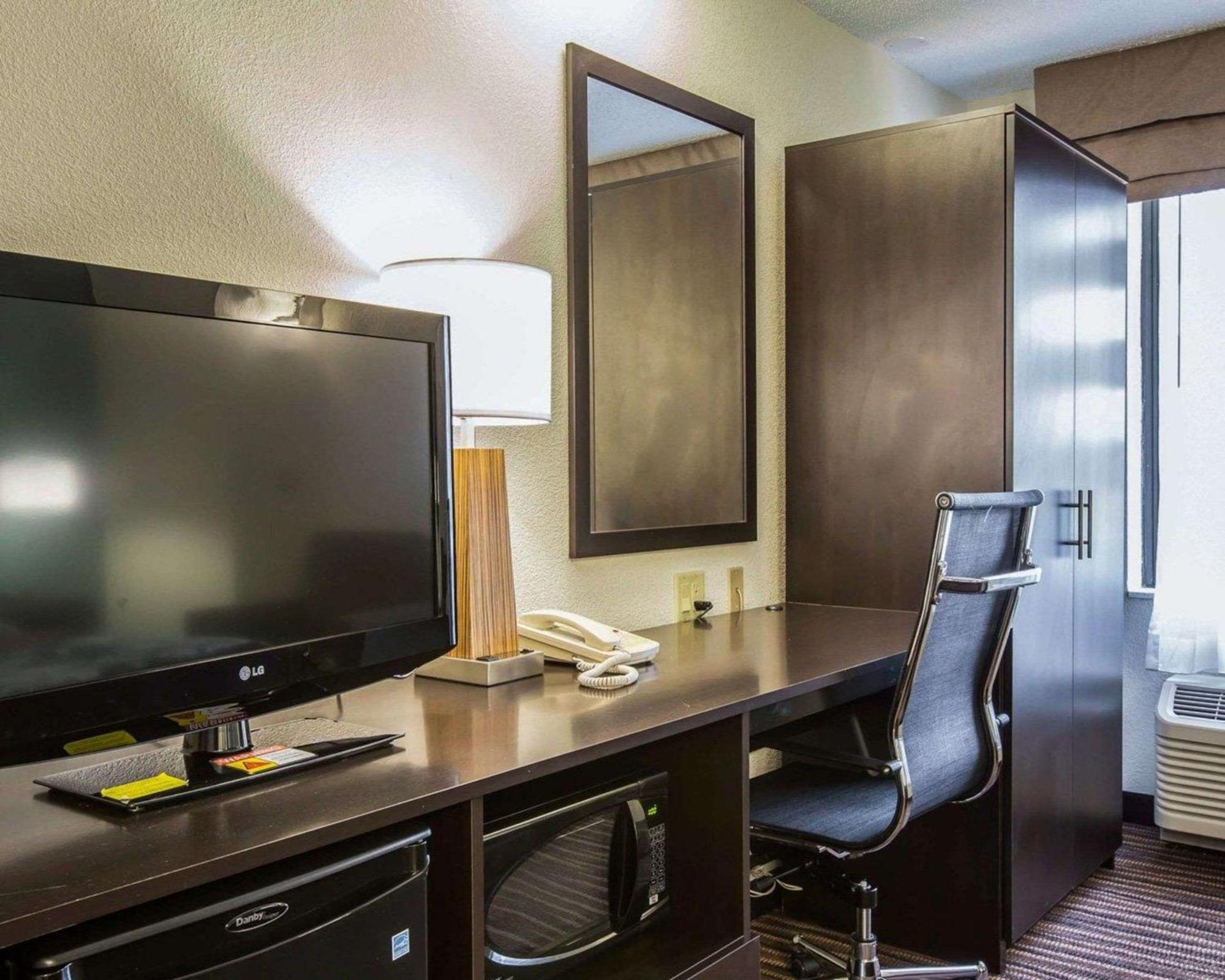 Sleep Inn Greensboro Airport Екстериор снимка