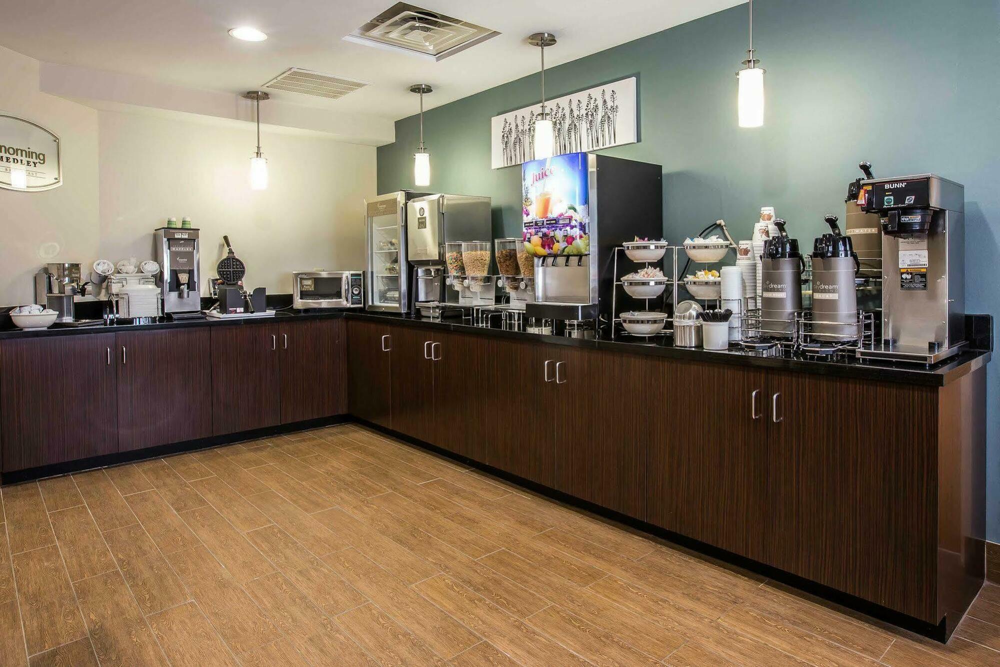 Sleep Inn Greensboro Airport Екстериор снимка