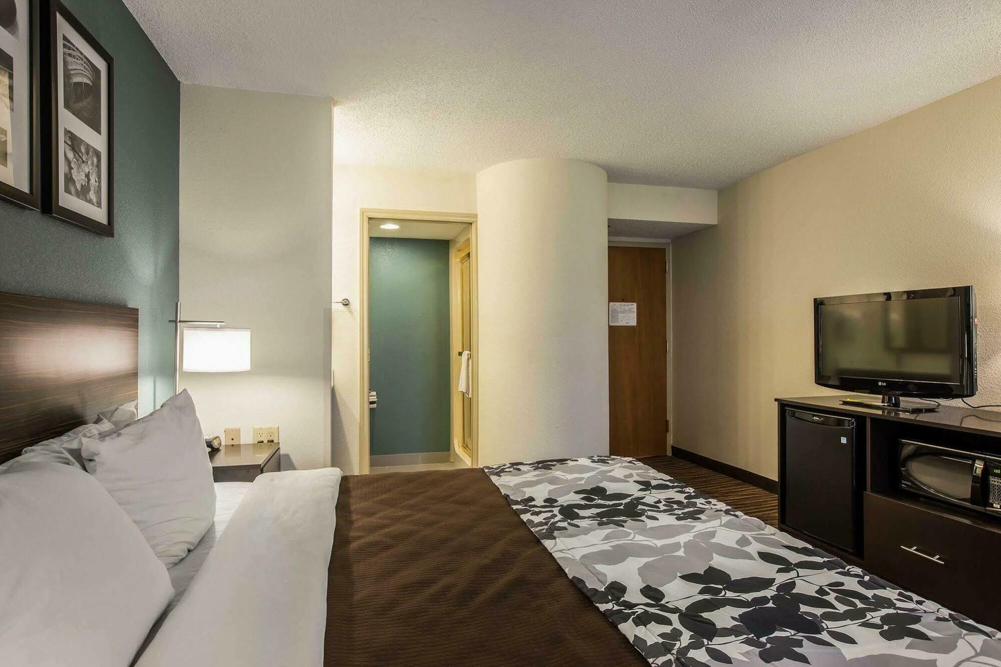 Sleep Inn Greensboro Airport Екстериор снимка